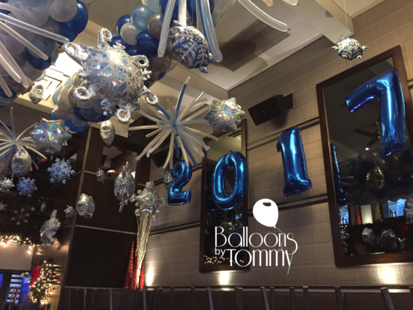 Winter Wonderland balloons at Benchmark Chicago NYE 2017 - Balloons by Tommy