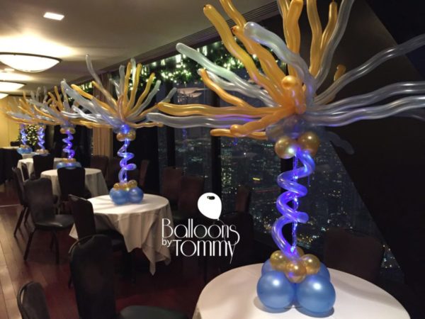 Light up balloon centerpieces at the Signature Room Chicago - Balloons by Tommy