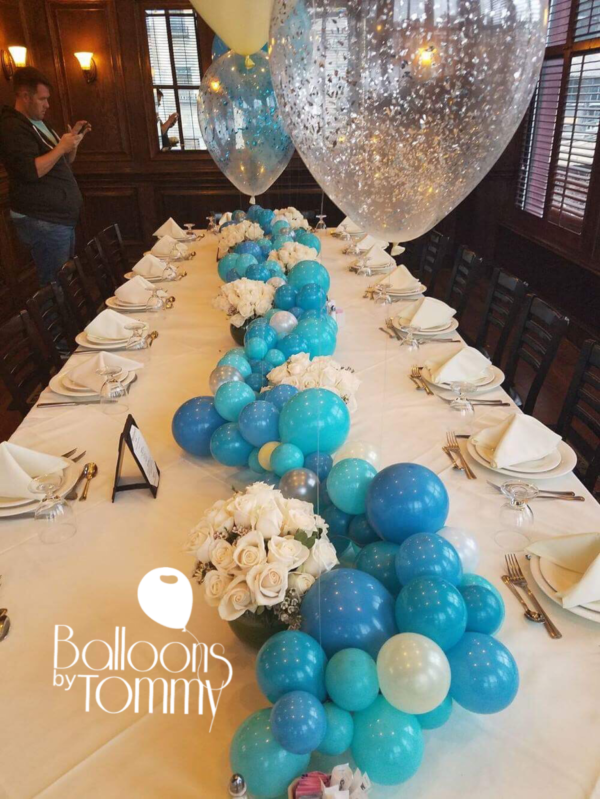 Organic balloon table runner - Balloons by Tommy