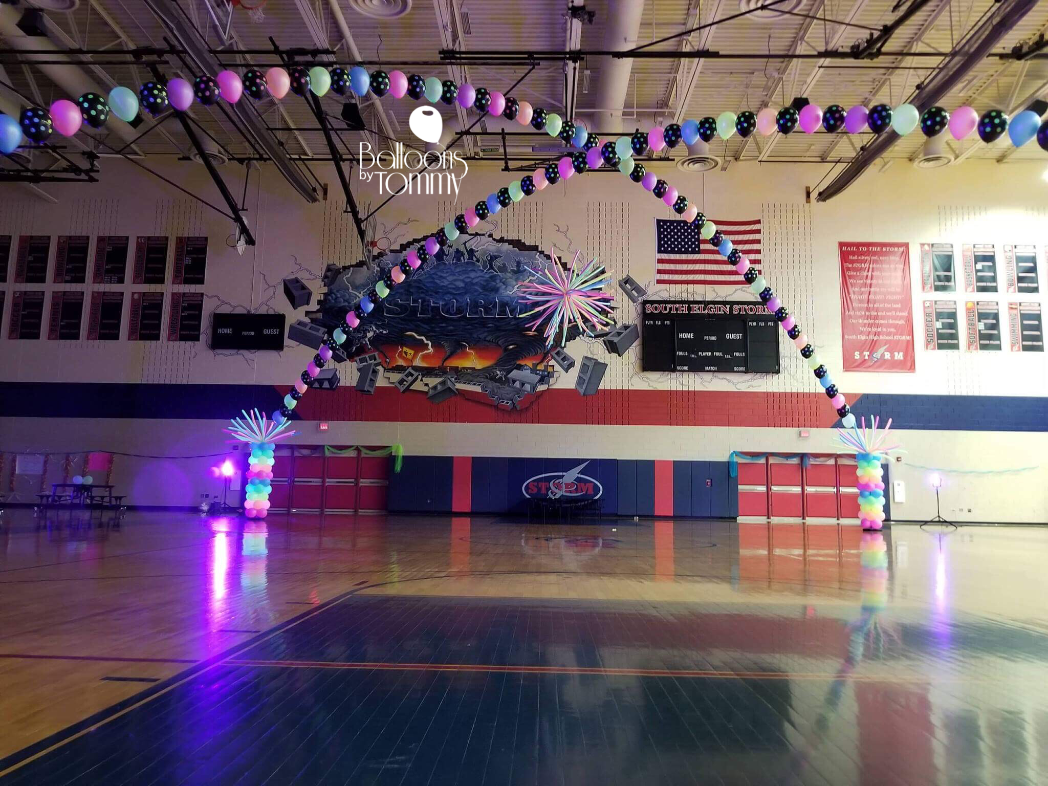 Neon Homecoming 2017 - Balloons by Tommy