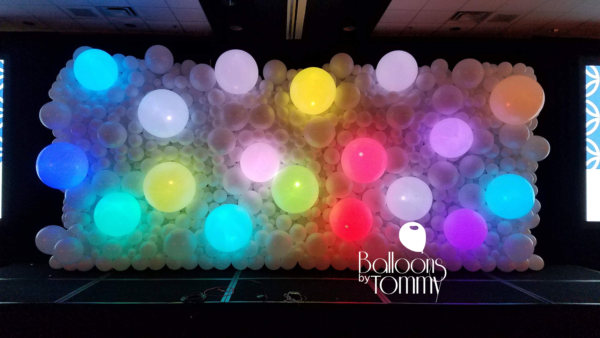 Gala Wall - Balloons by Tommy