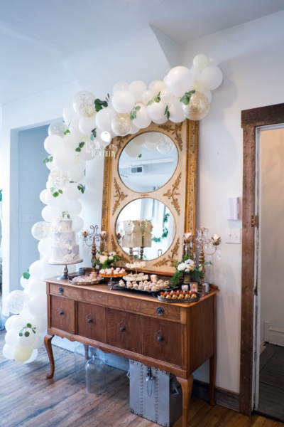 Bride Style 17 - Balloons by Tommy